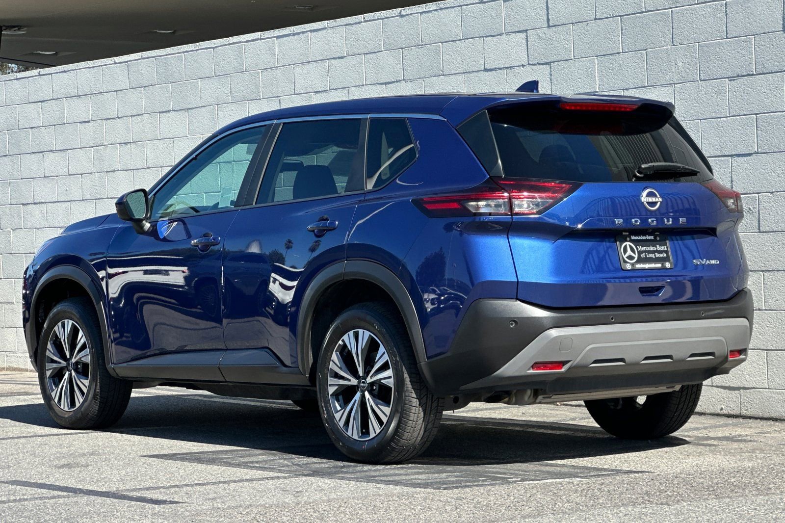 Used 2023 Nissan Rogue SV image 6