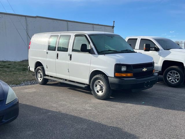 Used 2015 Chevrolet Express 2500 image 2