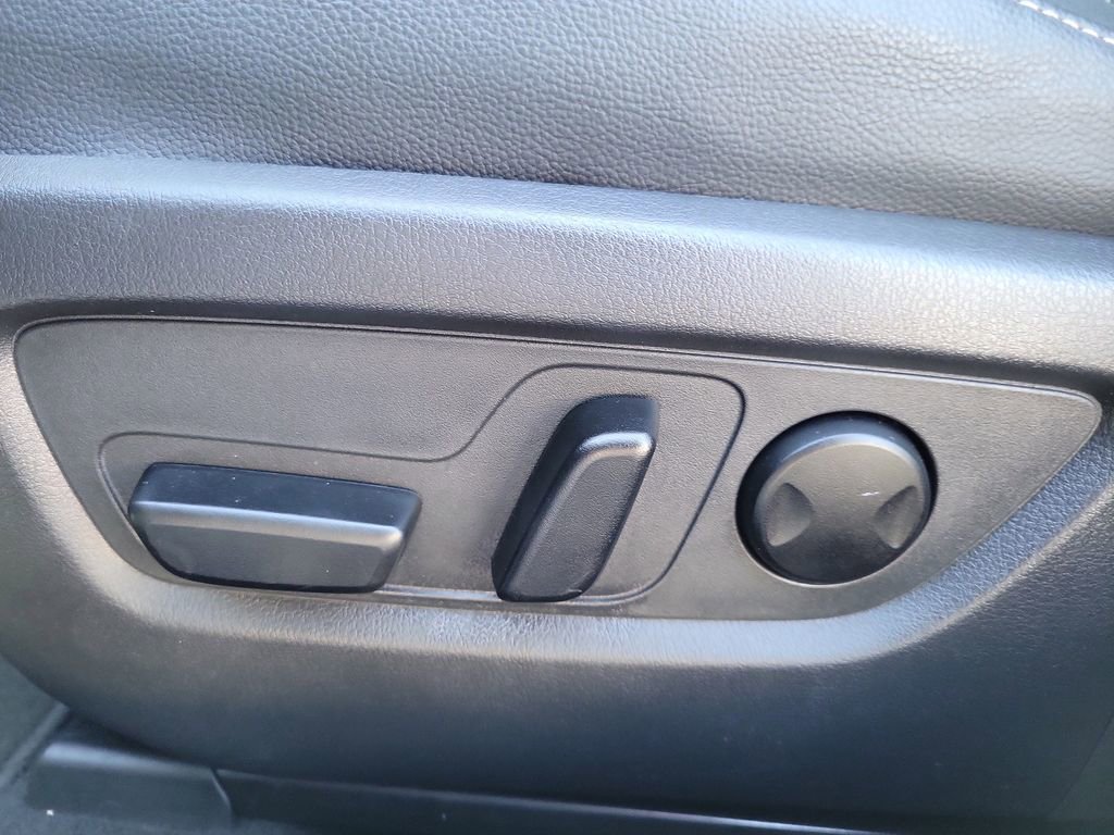 Used 2024 MAZDA CX-50 AWD 2.5 S w/ Premium Package image 23