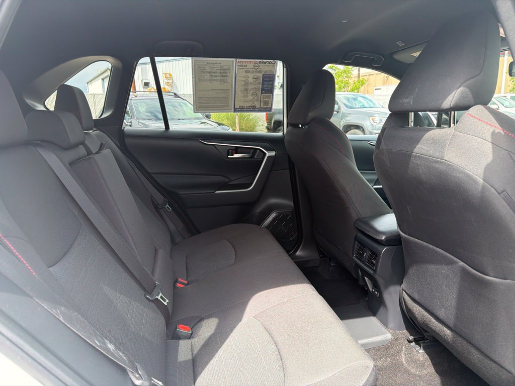 Used 2025 Toyota RAV4 SE AWD/4WD image 13