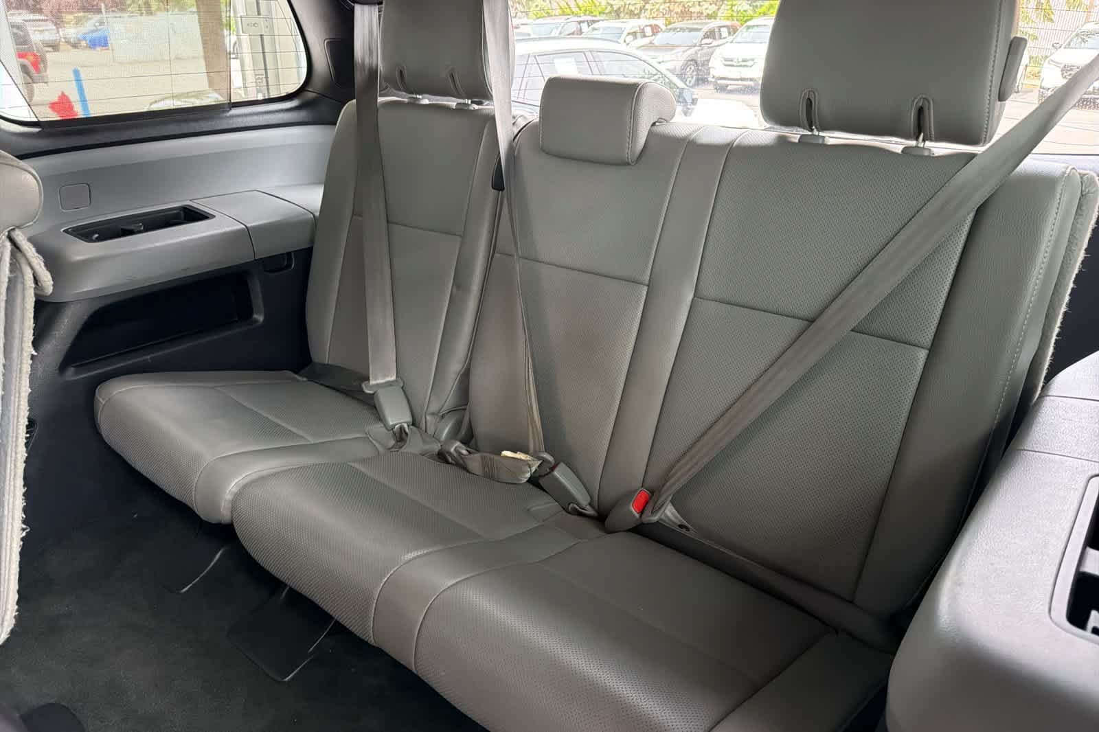 Used 2018 Toyota Sequoia Platinum w/ Carpet Mat Package AWD/4WD image 18
