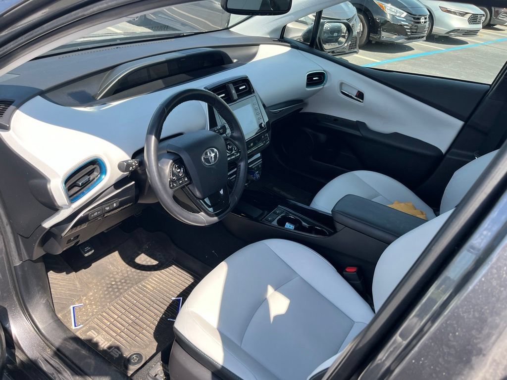 Used 2021 Toyota Prius XLE AWD/4WD image 23