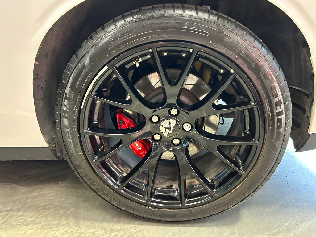 Used 2016 Dodge Challenger SRT w/ Technology Group RWD image 27