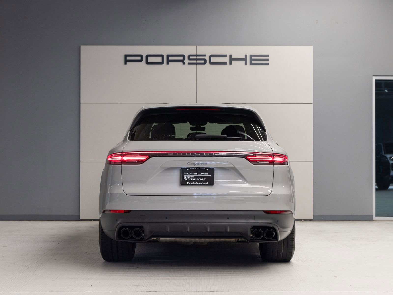 Certified 2023 Porsche Cayenne Platinum Edition image 6