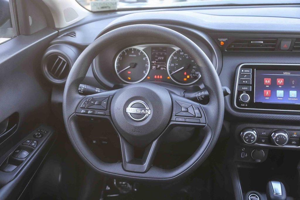 Used 2025 Nissan Kicks Play S image 15