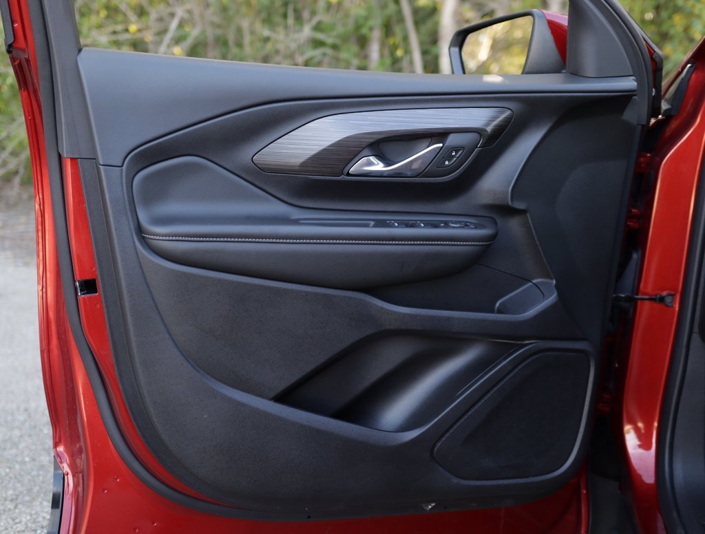 Used 2024 GMC Terrain SLE image 21