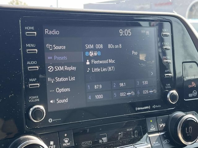 Used 2022 Toyota Highlander XLE FWD image 31