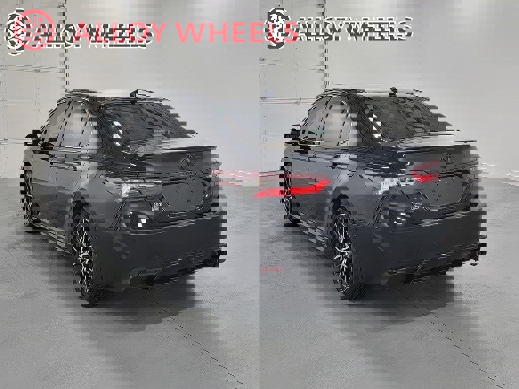 Used 2023 Toyota Camry SE image 7