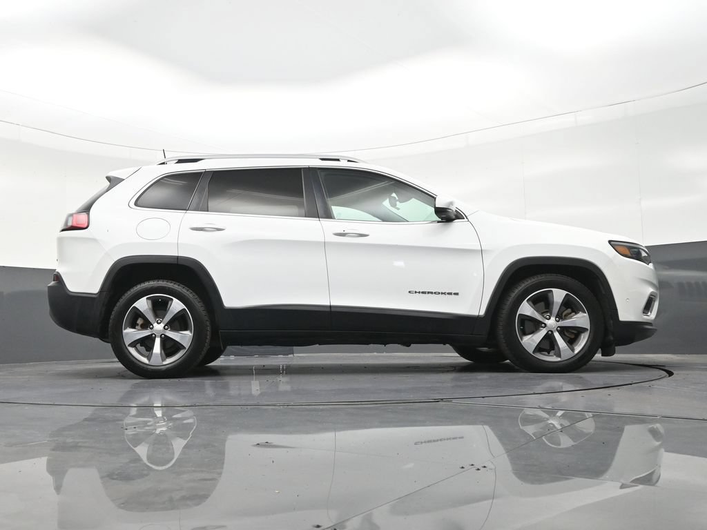 Used 2019 Jeep Cherokee Limited w/ Luxury Group FWD image 28
