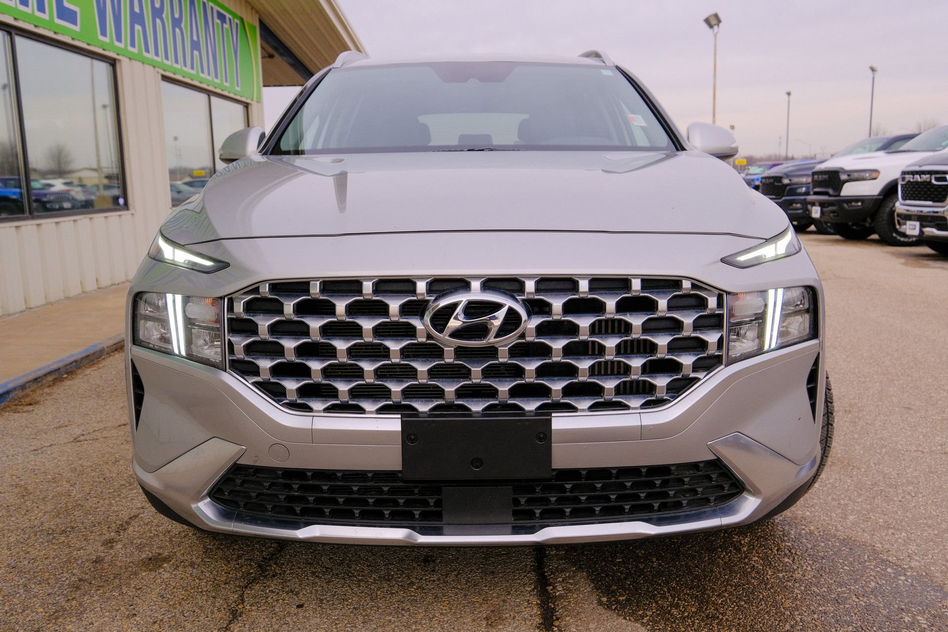 Used 2023 Hyundai Santa Fe SEL Convenience image 12