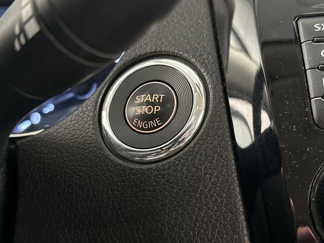 Used 2015 Nissan Rogue SV w/ SV Premium Package image 11