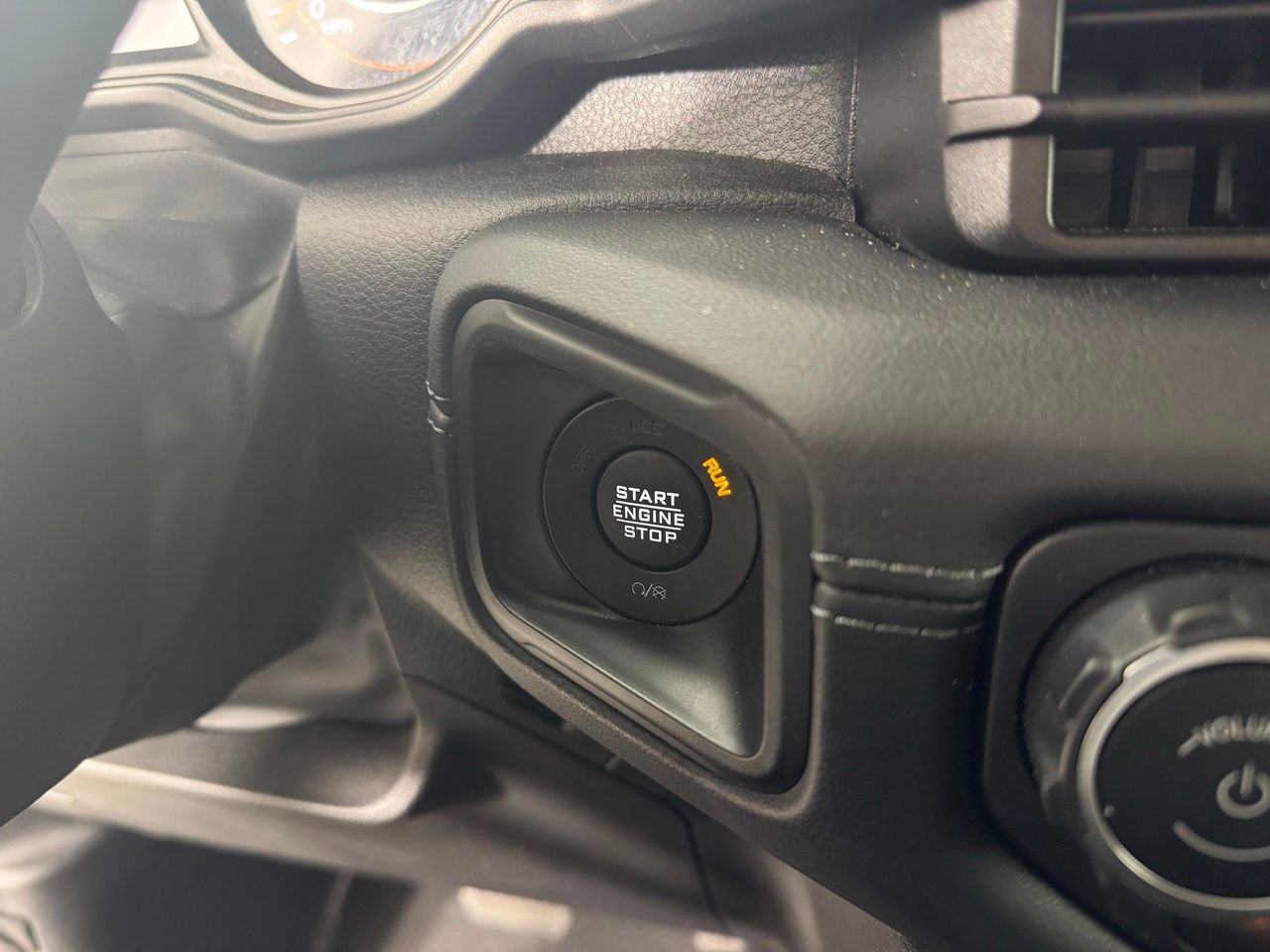 Used 2025 Jeep Wrangler Unlimited Rubicon image 21