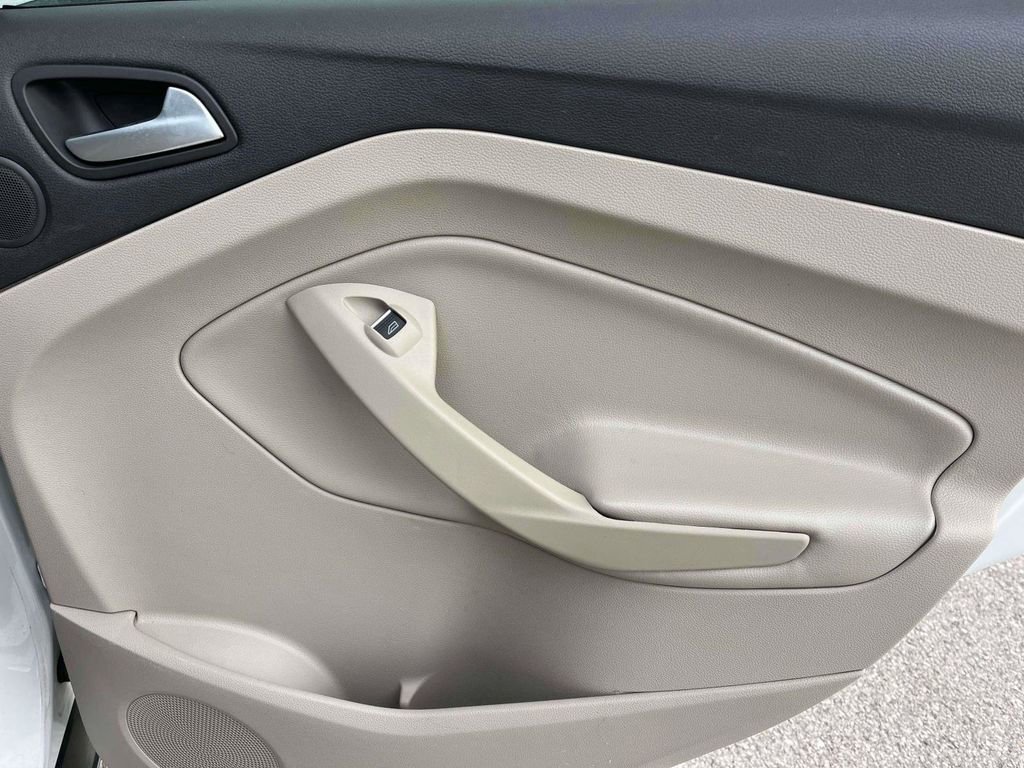 Used 2017 Ford Escape Titanium image 11