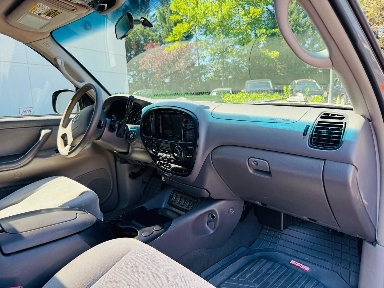 Used 2006 Toyota Sequoia SR5 AWD/4WD image 37