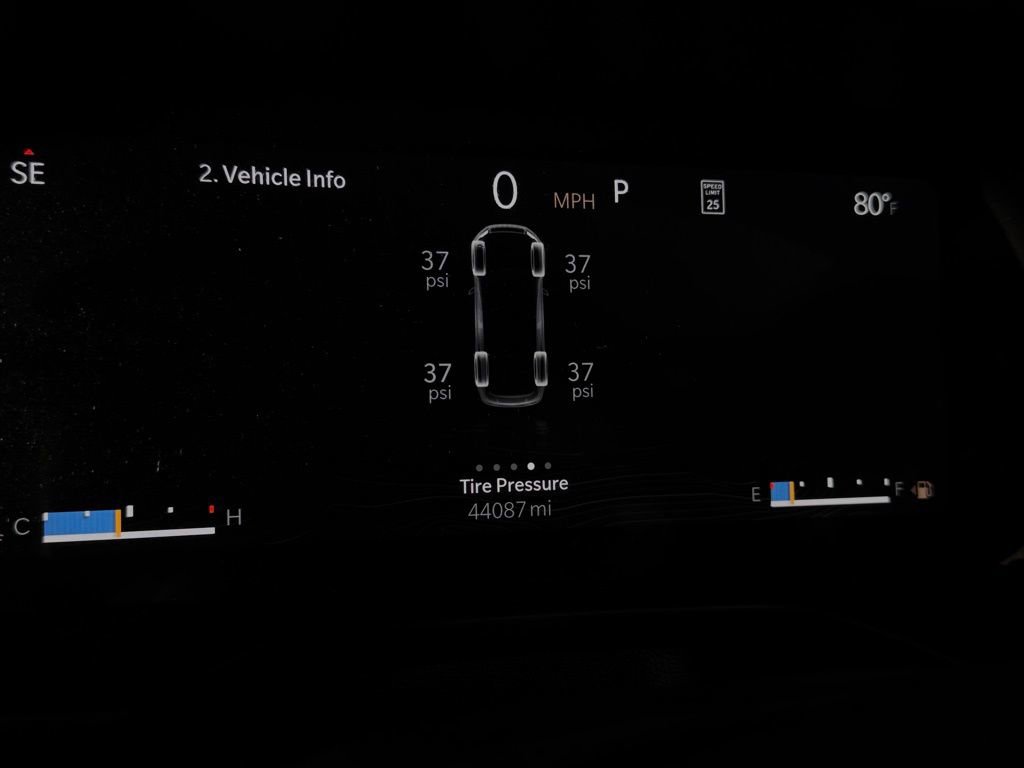 Certified 2023 Jeep Grand Cherokee L Overland w/ Rear Seat Video Group I AWD/4WD image 19