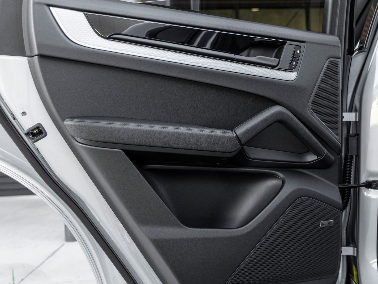 Certified 2026 Porsche Cayenne Coupe image 30