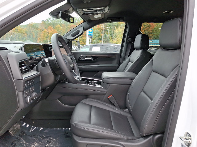 Used 2026 Chevrolet Tahoe Z71 AWD/4WD image 2