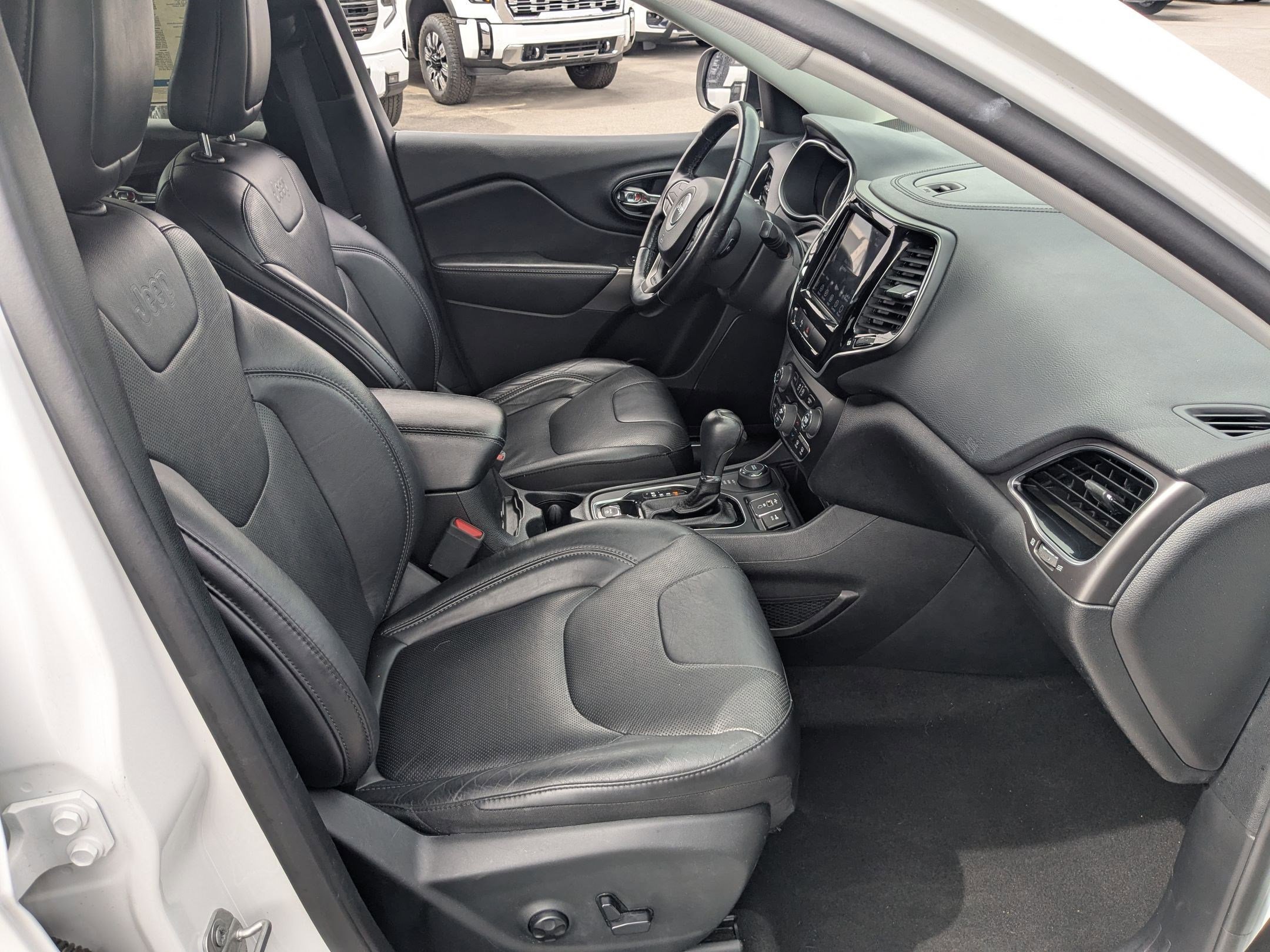Used 2020 Jeep Cherokee Limited AWD/4WD image 27