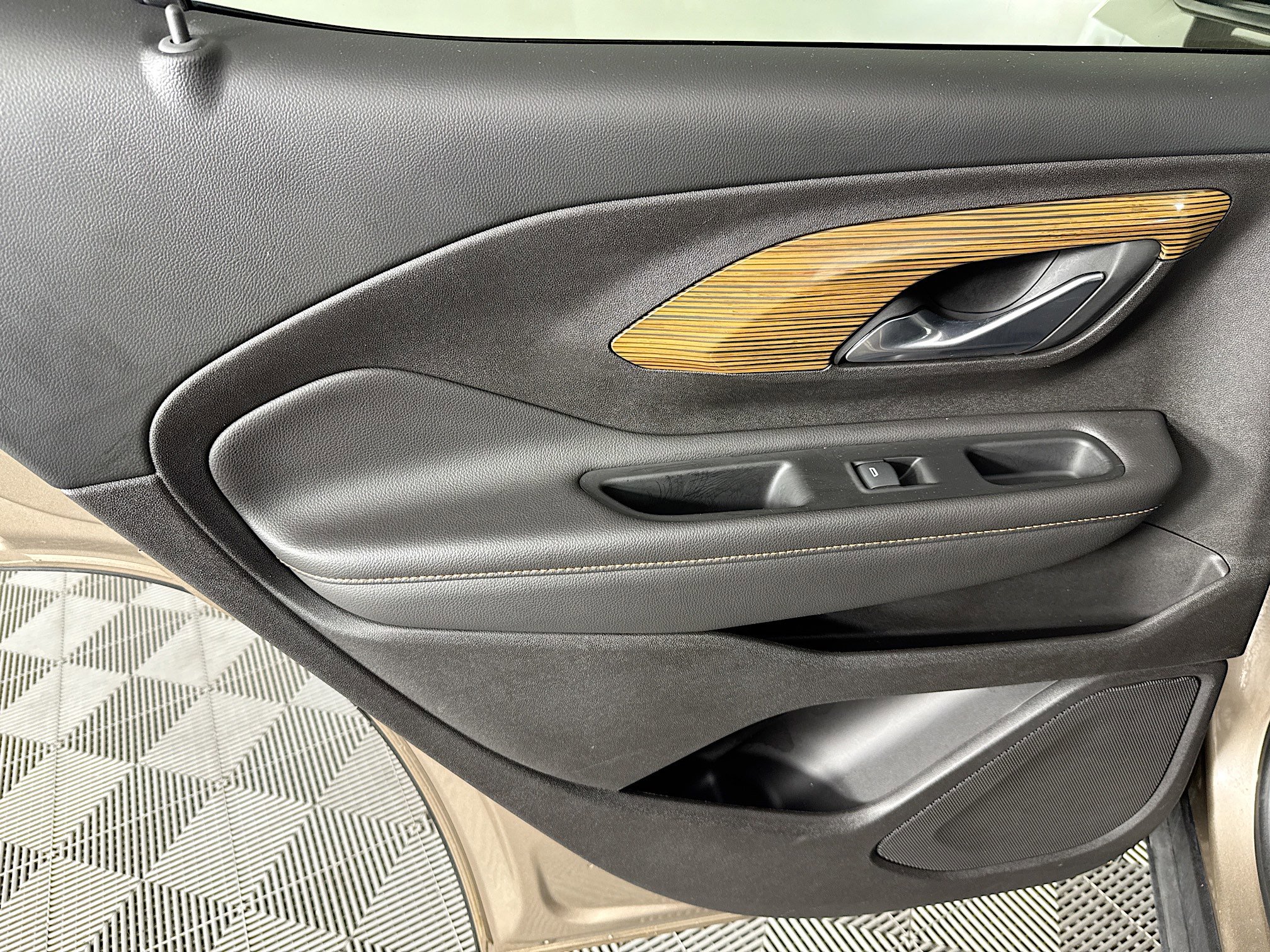 Used 2018 GMC Terrain SLE w/ Driver Convenience Package image 25