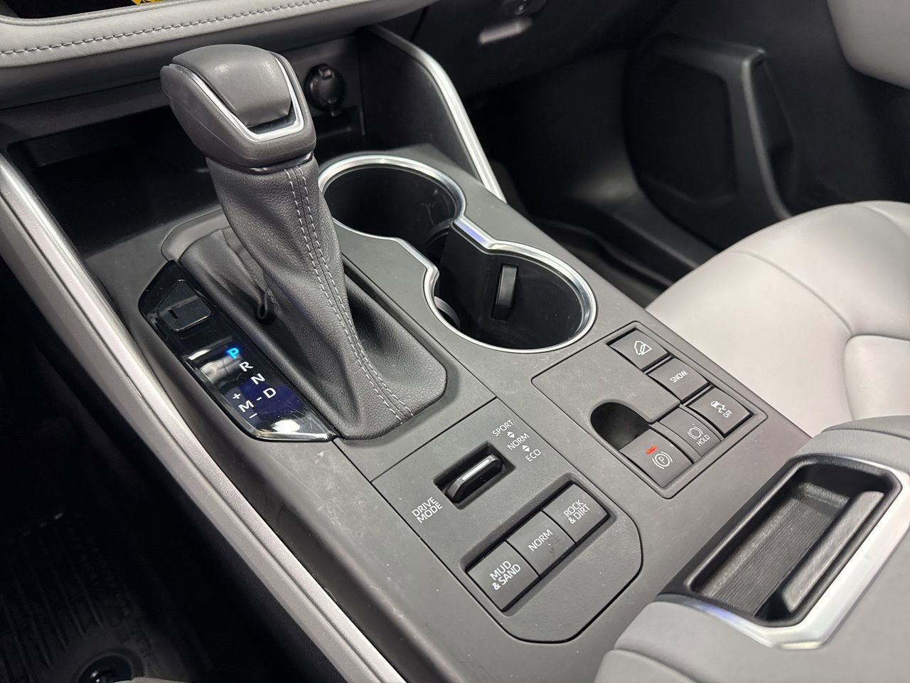 Used 2023 Toyota Highlander XLE image 29