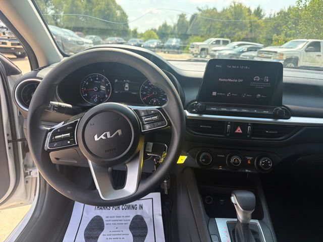 Used 2023 Kia Forte LXS w/ LXS Technology Package FWD image 12