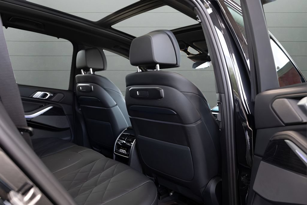 Used 2025 BMW X5 M60i w/ Executive Package AWD/4WD image 63