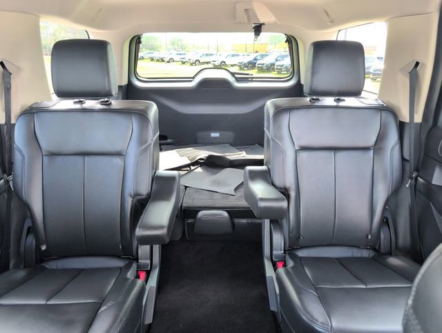 Used 2023 Ford Expedition XLT image 28