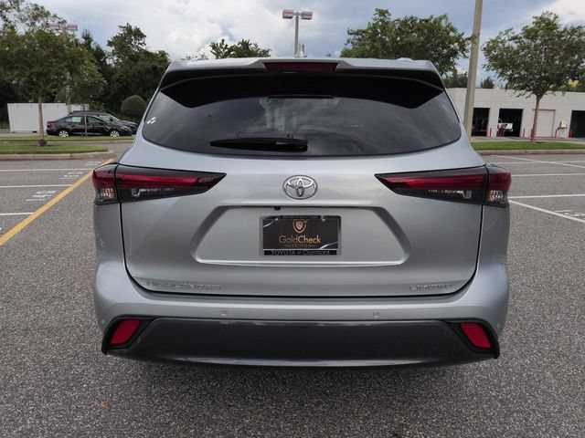 Used 2024 Toyota Highlander Limited FWD image 5
