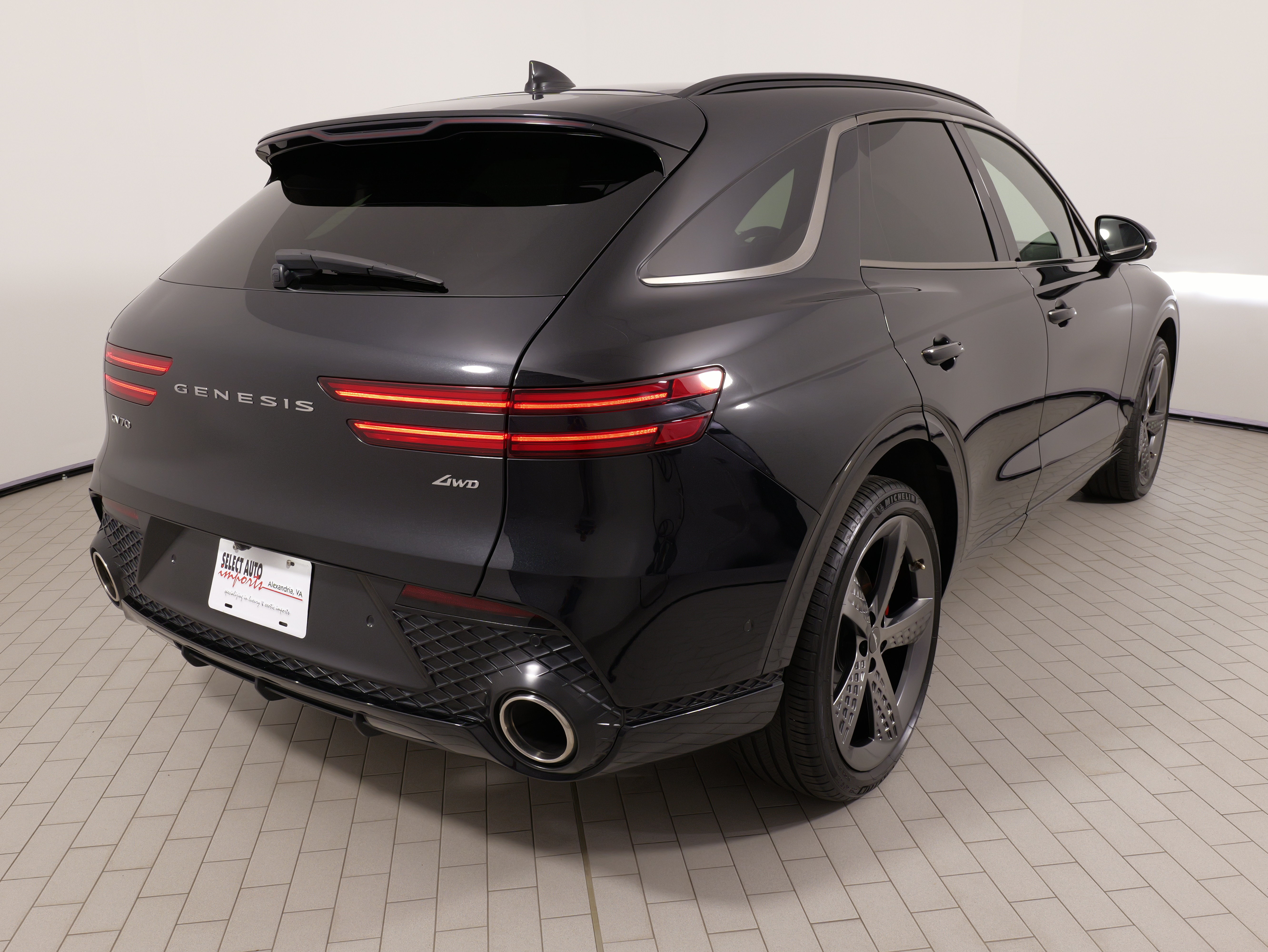 Used 2022 Genesis GV70 2.5T w/ Sport Prestige Package AWD/4WD image 12
