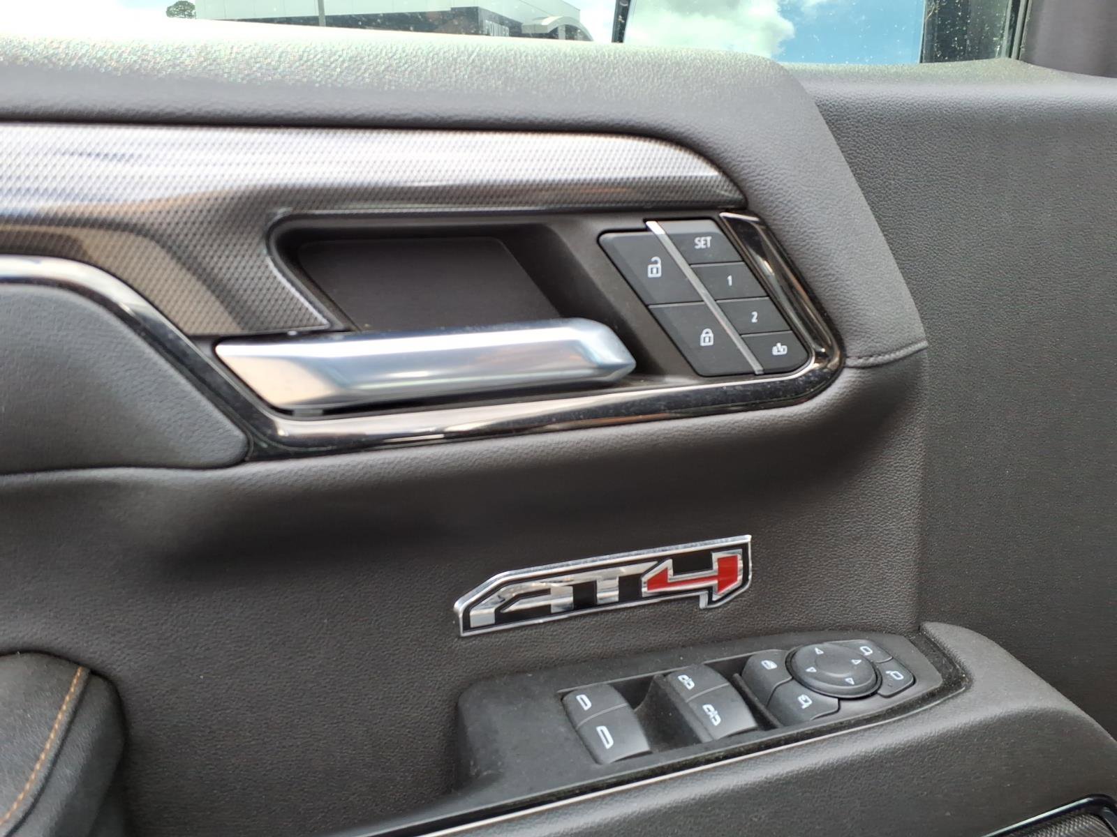 Used 2023 GMC Sierra 1500 AT4 w/ Technology Package image 9