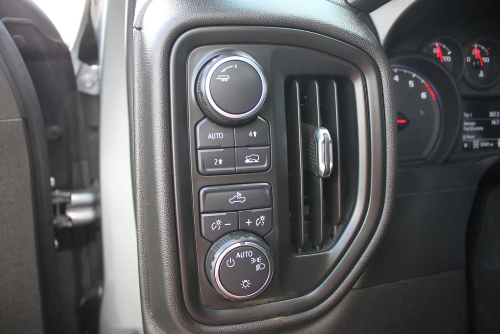 Used 2020 Chevrolet Silverado 1500 Custom w/ Custom Value Package image 14