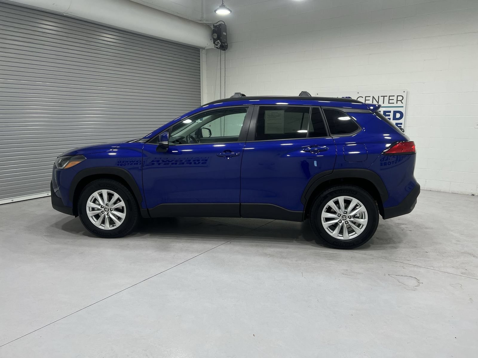 Used 2024 Toyota Corolla Cross LE w/ Moonroof Package AWD/4WD image 5