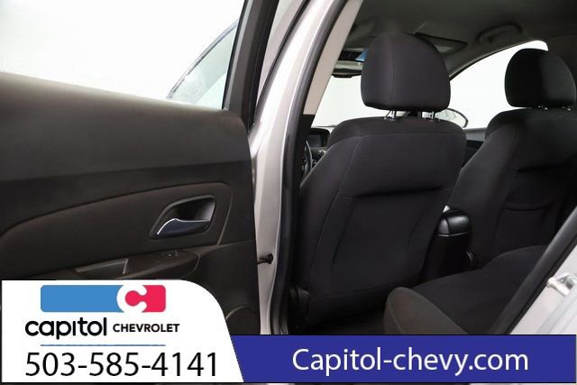 Used 2016 Chevrolet Cruze LT w/ Technology Package image 26