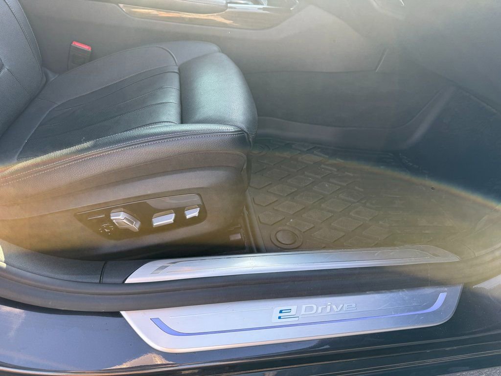 Used 2018 BMW 740e xDrive image 20