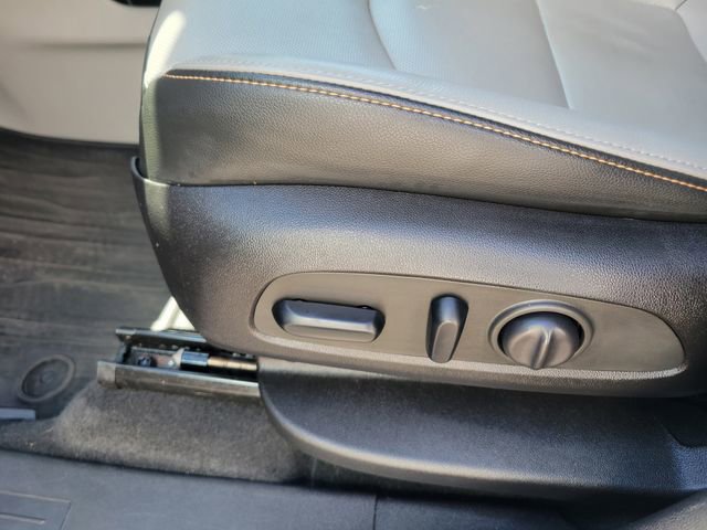 Used 2019 GMC Terrain SLT w/ Preferred Package AWD/4WD image 16