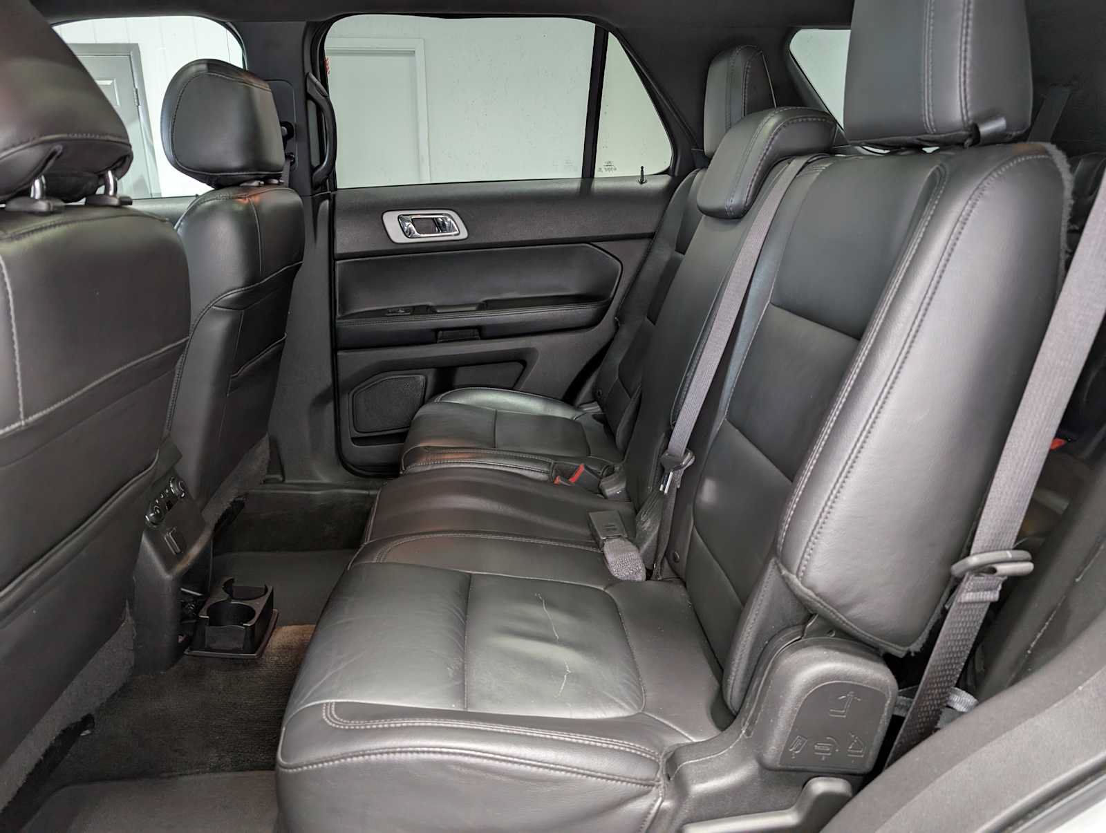 Used 2015 Ford Explorer XLT w/ Equipment Group 202B AWD/4WD image 20