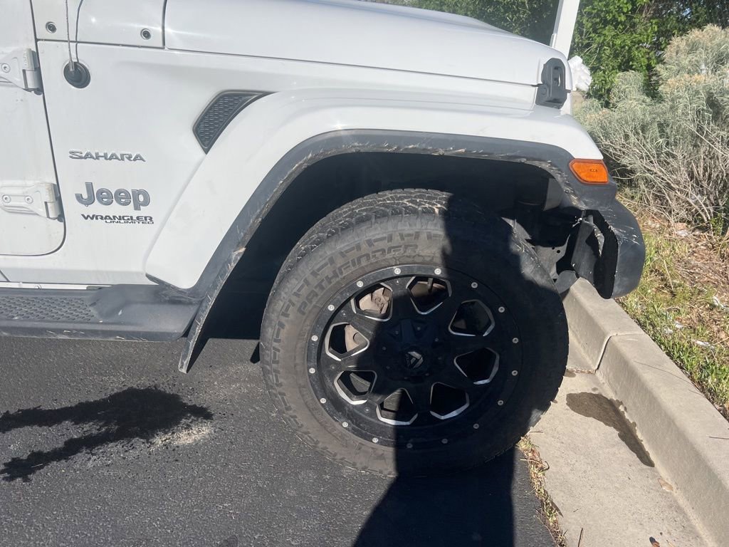 Used 2018 Jeep Wrangler Unlimited Sahara w/ Uconnect 4C Nav & Sound Group image 9