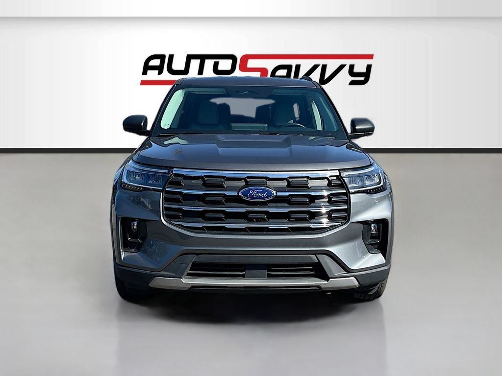 Used 2025 Ford Explorer Active w/ Active Comfort Package AWD/4WD image 2
