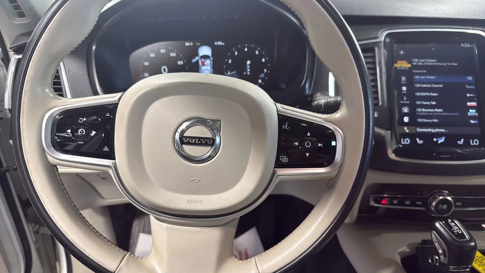 Used 2019 Volvo XC90 T5 Momentum w/ Multimedia Package AWD/4WD image 24
