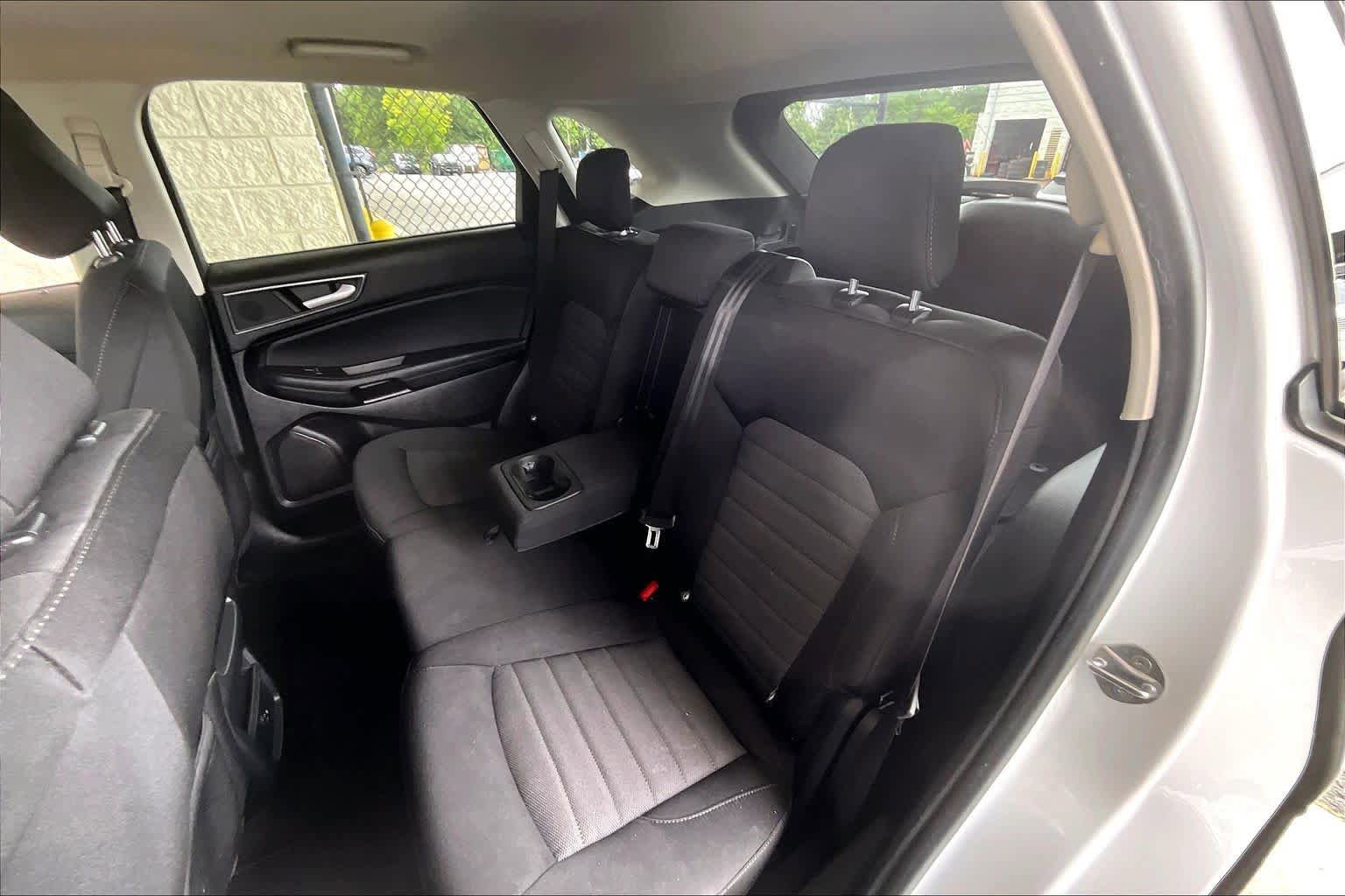 Used 2021 Ford Edge SE FWD image 19