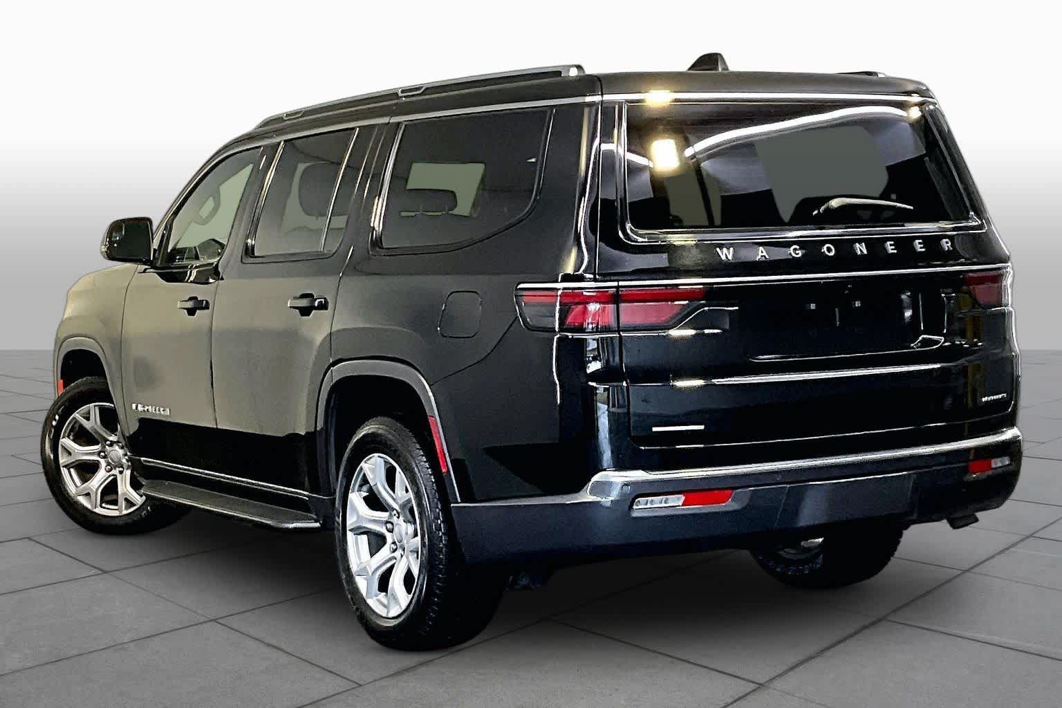 Used 2022 Jeep Wagoneer Series II AWD/4WD image 11