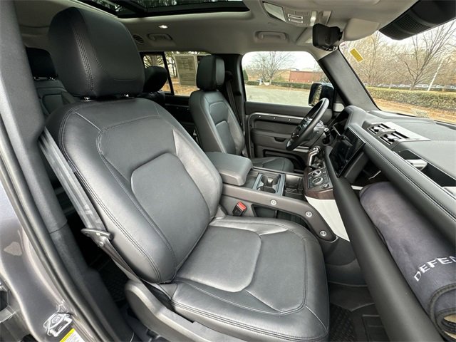 Used 2024 Land Rover Defender 130 S image 27