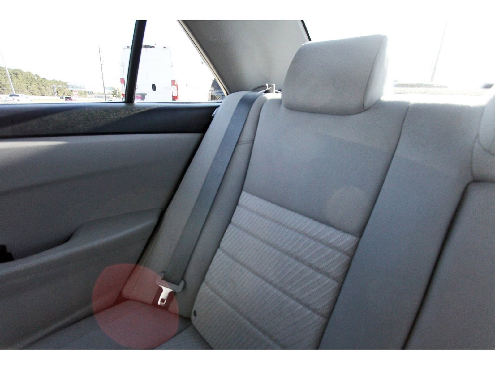 Used 2016 Toyota Camry LE image 14