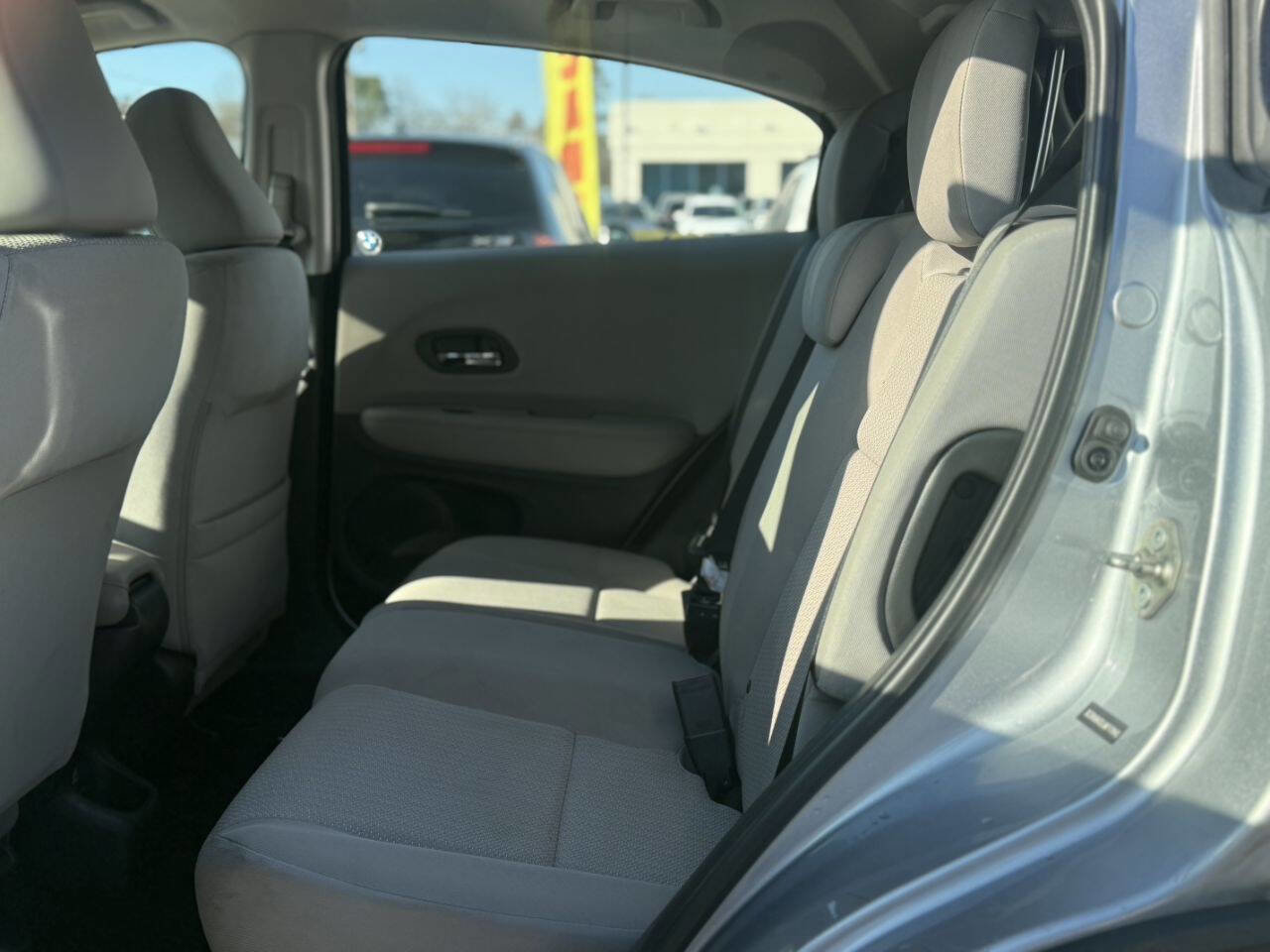 Used 2018 Honda HR-V LX image 12