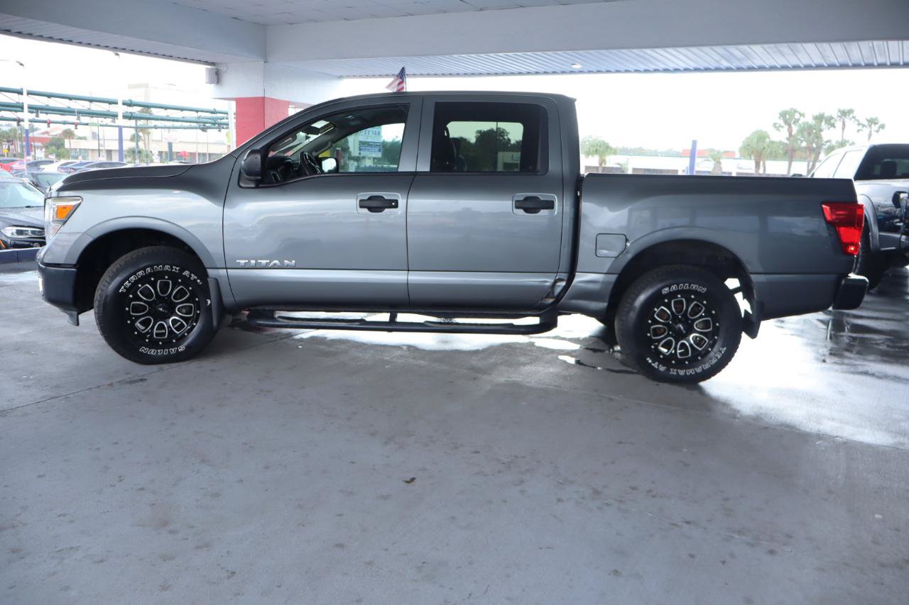 Used 2017 Nissan Titan S AWD/4WD image 10
