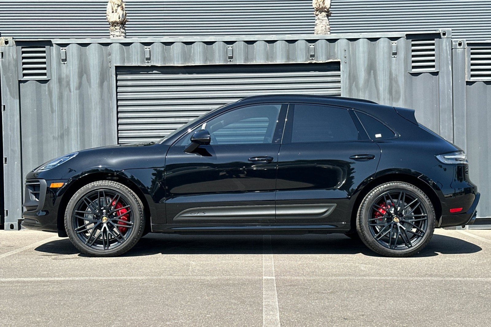Certified 2024 Porsche Macan GTS AWD/4WD image 2