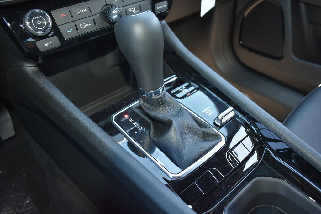 New 2026 Jeep Compass Latitude AWD/4WD image 16