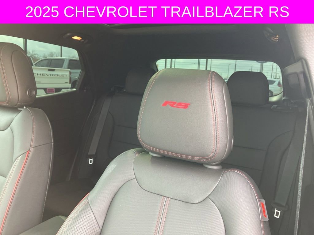 Used 2025 Chevrolet TrailBlazer RS w/ Convenience Package image 24