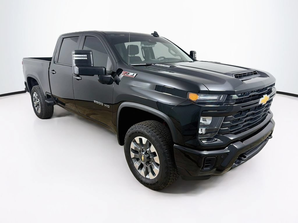 Used 2025 Chevrolet Silverado 2500 Custom w/ Custom Value Package AWD/4WD image 3