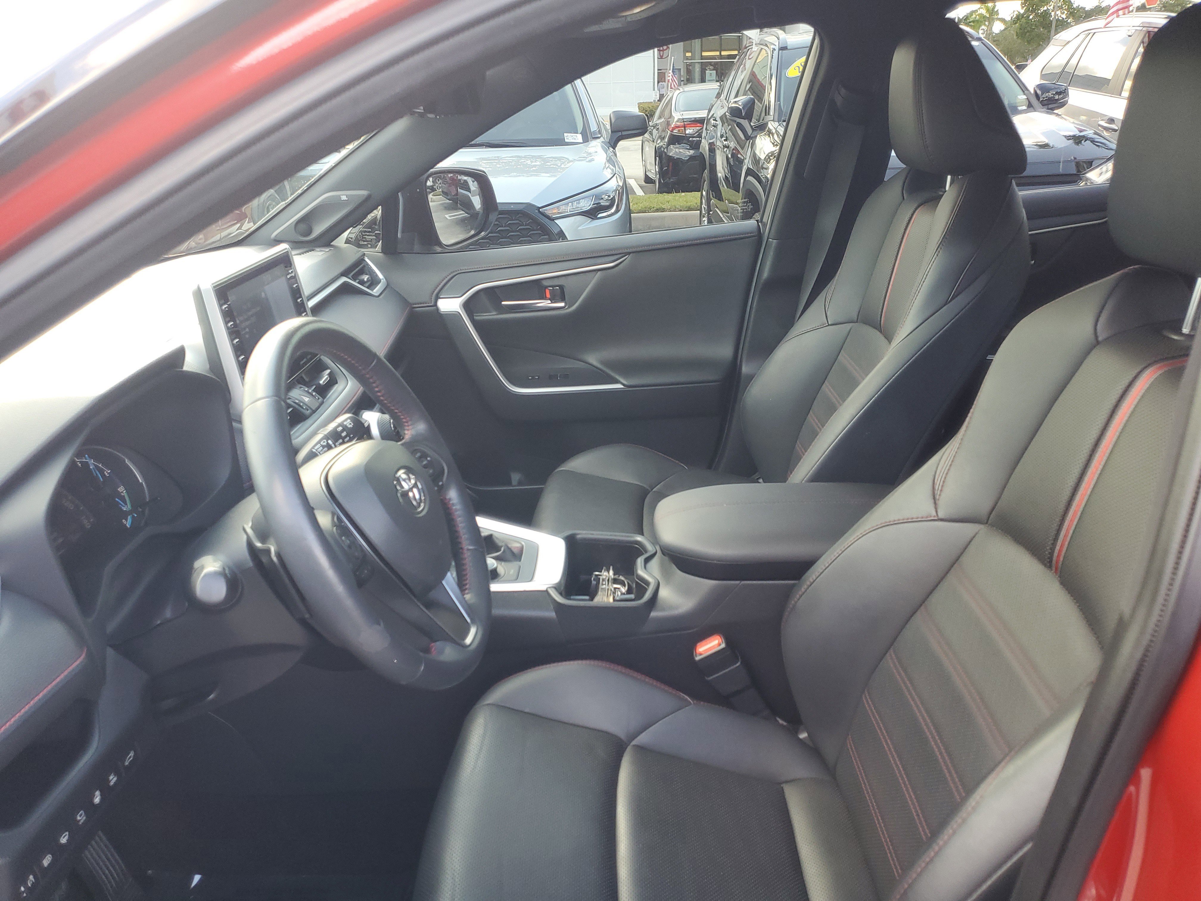 Used 2022 Toyota RAV4 XSE image 17